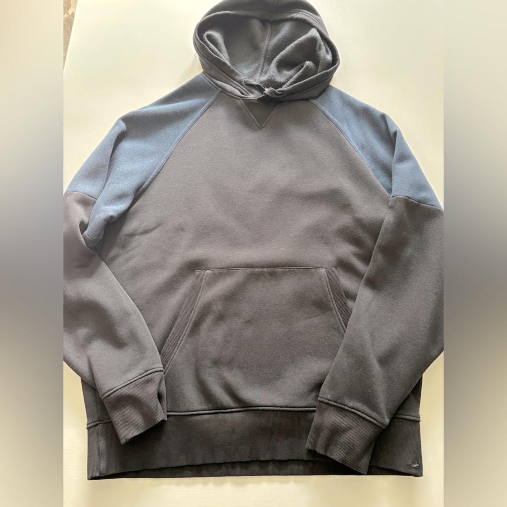 Tasc Performance Men’s Black Hoodie With Blue Accents Size L